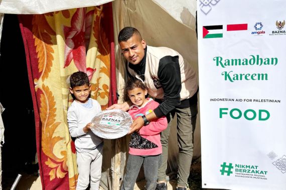 BAZNAS Bagikan Hidangan Berkah Ramadan untuk Warga Palestina - JPNN.COM