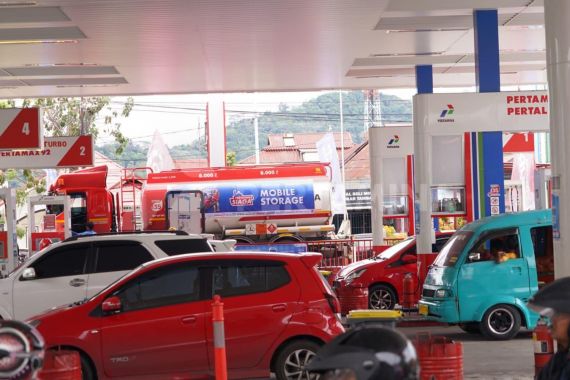 Konsumsi BBM Pertamina Melonjak, Penjualan Pertamax Turbo Naik 90 Persen - JPNN.COM