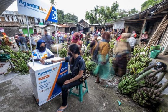 Cerita Penjual Ayam Kampung Sukses Berkat Kredit Ultra Mikro yang Disalurkan AgenBRILink - JPNN.COM