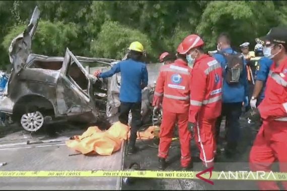 Menhub Budi Beber Penyebab Kecelakaan Maut di Tol Japek, Oh - JPNN.COM