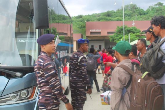 TNI AL Tingkatkan Pengamanan Arus Mudik Lebaran di Labuan Bajo - JPNN.COM