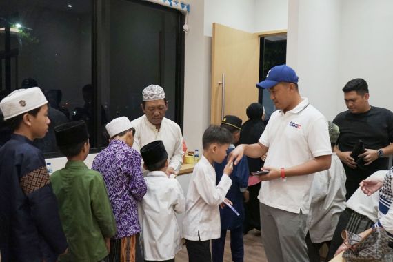 TIGAC Berbagi Kebahagiaan Ramadan Bersama Anak-Anak Yatim Piatu - JPNN.COM