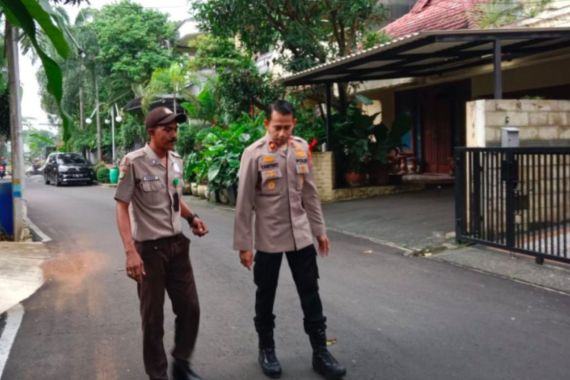 Polisi Patroli Keliling Jakarta, Awasi Rumah-Rumah Kosong yang Ditinggalkan Pemudik - JPNN.COM
