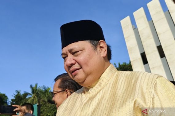 Airlangga Sebut Ridwan Kamil Sudah Dapat Tiket Golkar dan Gerindra di Jabar - JPNN.COM