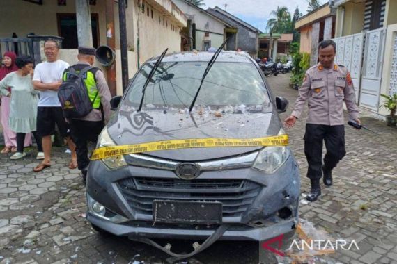 Balon Udara Jatuh di Mungkid Magelang, 5 Rumah dan Satu Mobil Rusak - JPNN.COM