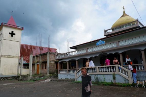 Masjid Ini Bukan Milik Orang Islam, Gereja Ini Bukan Milik Orang Katolik, tetapi… - JPNN.COM