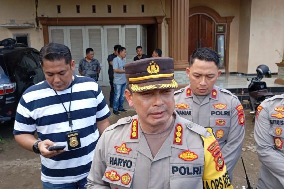 Ibu dan Anak di Palembang Ditemukan Tewas Bersimbah Darah, Diduga Korban Pembunuhan - JPNN.COM