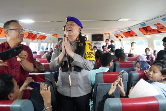 Operasi Ketupat LK-2024 di Riau Lancar, Irjen Iqbal: Masyarakat Ceria, Kami pun Senang - JPNN.COM