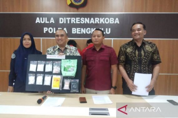 Tangkap 2 Tersangka, Polda Bengkulu Sita Banyak Sabu-Sabu - JPNN.COM