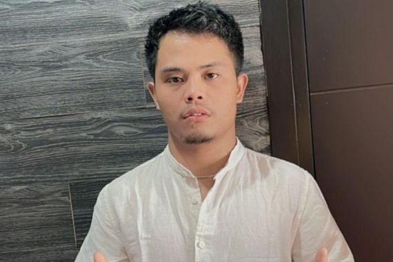 Salurkan Minat di Industri Hiburan, Alex Firdaus Pilih Naungi Selebritas Tanah Air - JPNN.COM