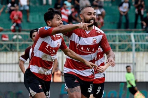 Madura United Vs PSM Makassar 2-0, Dewa United Tergusur dari Top 4 - JPNN.COM