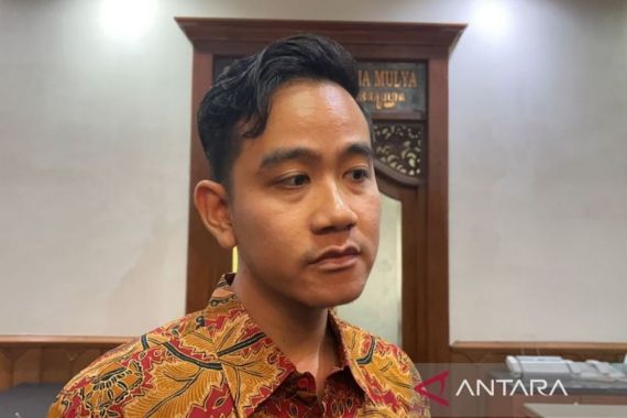 MK Bacakan Putusan Sidang Sengketa Pilpres, Gibran Tetap Berkantor Seperti Biasa - JPNN.COM