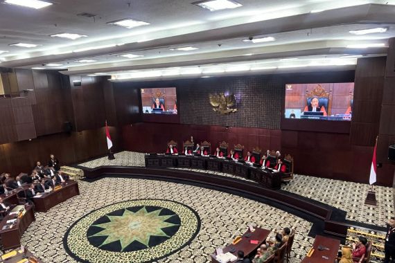 Wakil Ketua MK Sindir DPR dalam Sidang Putusan PHPU - JPNN.COM