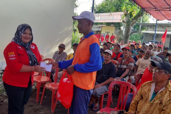 Laskar Ngawi & Anis Rupata Nera Foundation Berhalalbihalal dengan 100 Tukang Becak - JPNN.COM