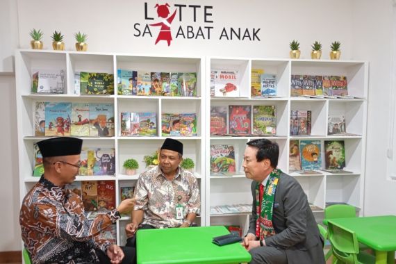 Tingkatkan Literasi, Lotte Mall Membangun Perpustakaan Sekolah di Jakarta - JPNN.COM