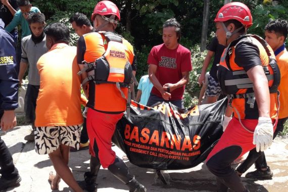 Tenggelam di Sungai Lematang, Kakek Pencari Batu Ditemukan Meninggal Dunia - JPNN.COM