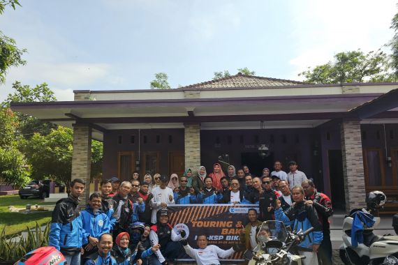 Halalbihalal Idulfitri, KIEC Bikers Touring Sambil Gelar Baksos - JPNN.COM