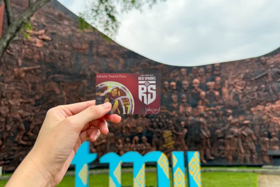 Bank DKI Mengenalkan Jakarta Tourist Pass Kepada Tim Bola Voli Red Sparks - JPNN.COM