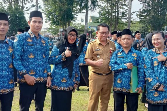 Ribuan PPPK Terima SK, Honorer Teknis Banyak Terakomodasi, Gaji 13 Menanti - JPNN.COM