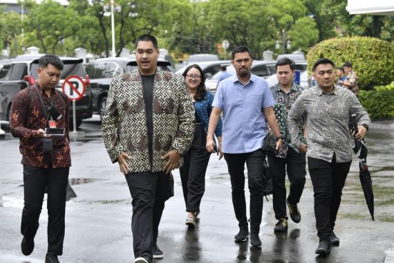 Menpora Dito Ariotedjo Hadiri Penyerahan SPT Pajak 2023 oleh Presiden Jokowi - JPNN.COM
