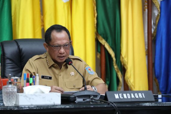 Mendagri Tito Ingatkan Pemda Jangan Terlena Meski Inflasi Nasional Terkendali - JPNN.COM