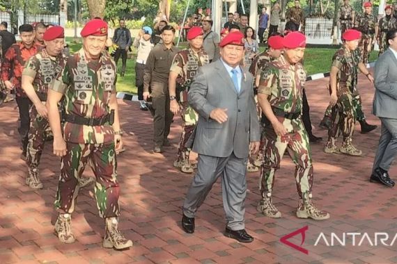 Prabowo Hadiri HUT Kopassus, Lihat Pejabat TNI yang Mendampingi - JPNN.COM