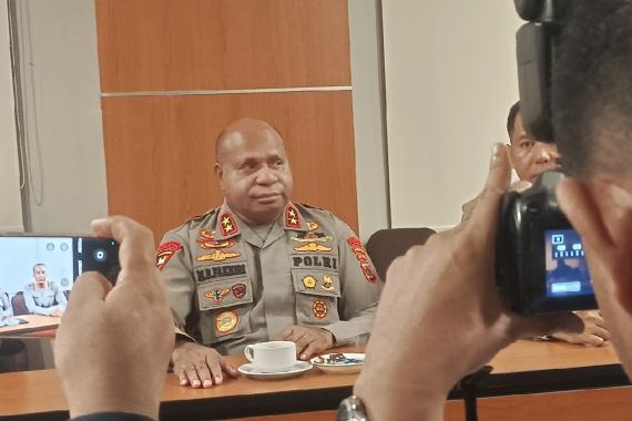 Kapolda Irjen Fakhiri Tantang KKB Perang Terbuka - JPNN.COM