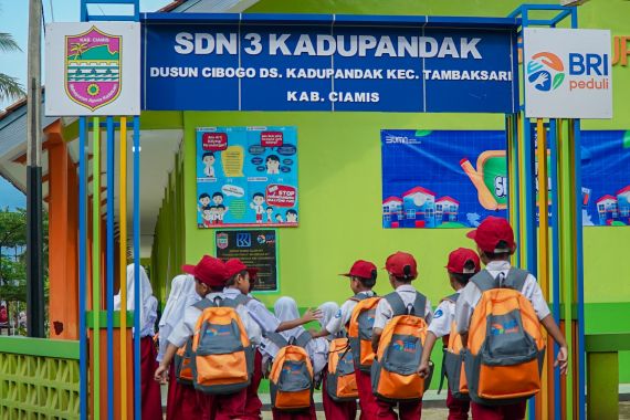 BRI Peduli Ini Sekolahku jadi Wujud Nyata Komitmen Memajukan Pendidikan Indonesia - JPNN.COM