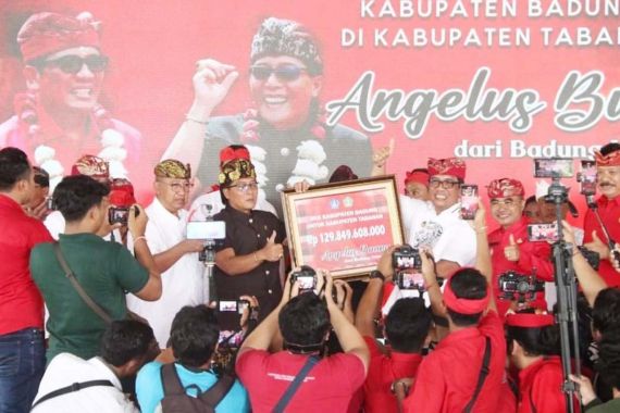 Bupati Giri Disambut Ribuan Warga Tabanan dalam Angelus Buana - JPNN.COM