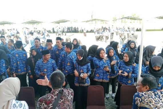 806 PPPK 2023 Lombok Tengah Terima SK, Ini Pesan Lalu Pathul Bahri - JPNN.COM