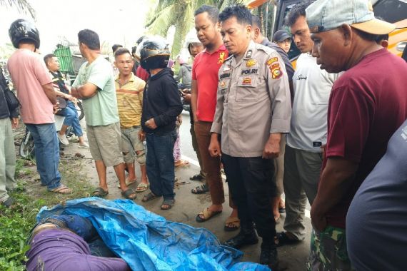 Geger Penemuan Mayat di Jalan Yos Soedarso Pekanbaru, Lihat - JPNN.COM