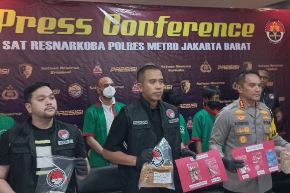 Ini Barang Bukti yang Disita Polisi dari Penangkapan Rio Reifan - JPNN.COM