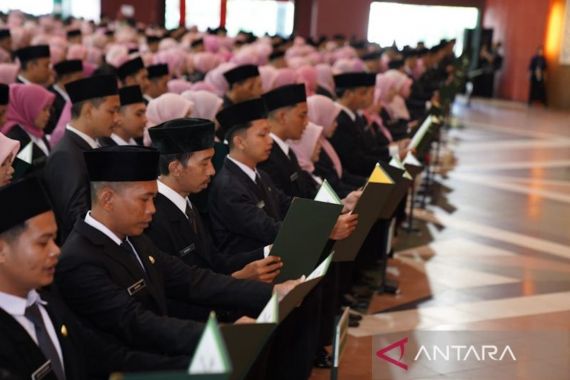 Ani Sofian Melantik 850 PPPK Pemkot Pontianak, Ini Pesannya - JPNN.COM