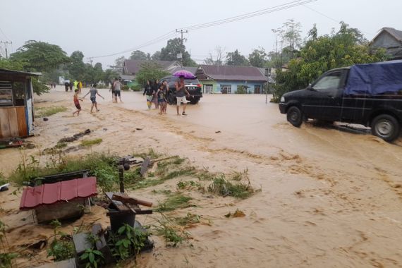 14 Warga Meninggal Akibat Banjir dan Longsor di Luwu - JPNN.COM