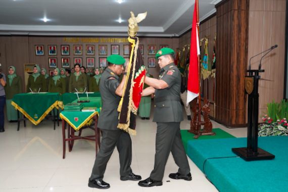 Pangdam Pattimura Melantik Brigjen TNI Antoninho Rangel Da Silva Jadi Danrem 151/Binaiya - JPNN.COM