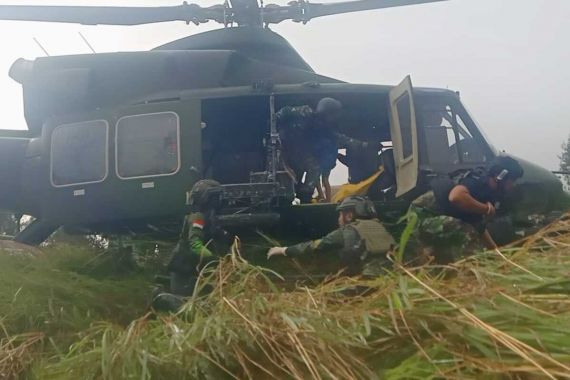 TNI Kerahkan Helikopter dan Pesawat untuk Mengevakuasi Jenazah Remaja Asal Sulsel yang Ditembak OPM - JPNN.COM