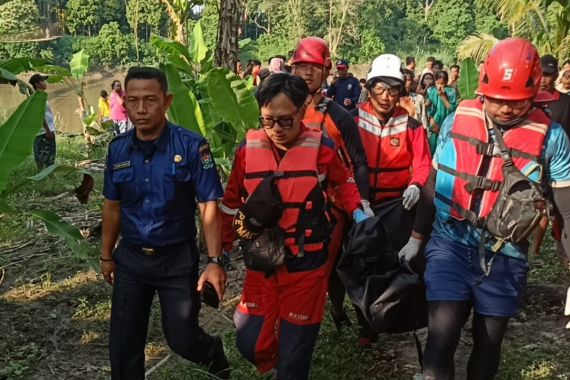 Jasad Kirana Ditemukan 55 Km dari Lokasi Tenggelam, Adiknya Najwa Belum Ditemukan - JPNN.COM