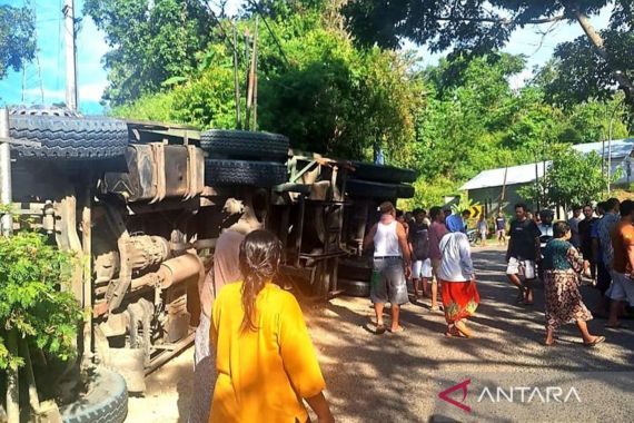 Tragis, Pemotor Tewas Tertimpa Truk Tronton di Gorontalo Utara, Begini Kronologinya - JPNN.COM