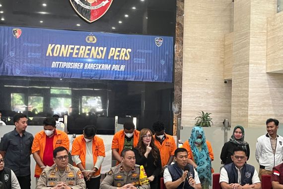 Bareskrim Bekuk 2 Pelaku Kejahatan Siber yang Rugikan Perusahaan Singapura Rp 32 Miliar - JPNN.COM