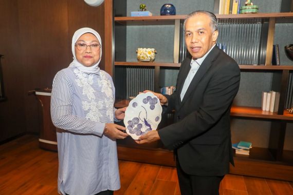 Menaker Ida Komitmen Terus Tingkatkan Perlindungan Bagi Pekerja Migran Indonesia di Makau - JPNN.COM