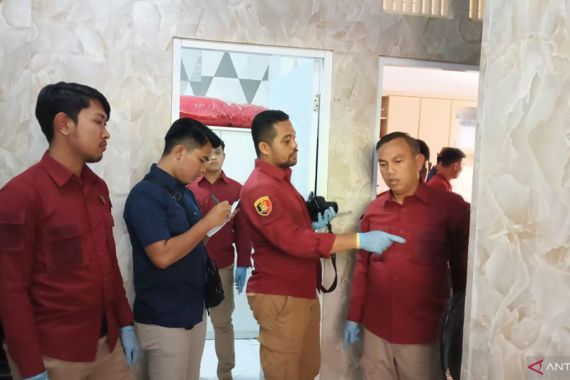 Olah TKP Pembunuhan Sutarjo alias Ceuceu di Sukabumi, Polisi Ungkap Fakta Ini - JPNN.COM