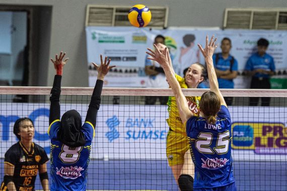 Gresik Petrokimia Raih Kemenangan Perdana di Proliga 2024, Skor Sampai Ketat 34-32 - JPNN.COM