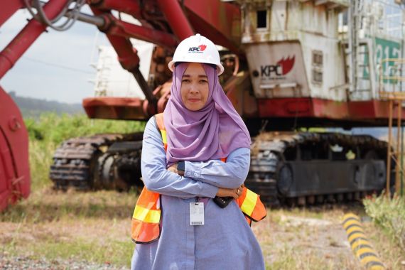 167 Operator Armada Tambang di KPC Sosok Perempuan - JPNN.COM