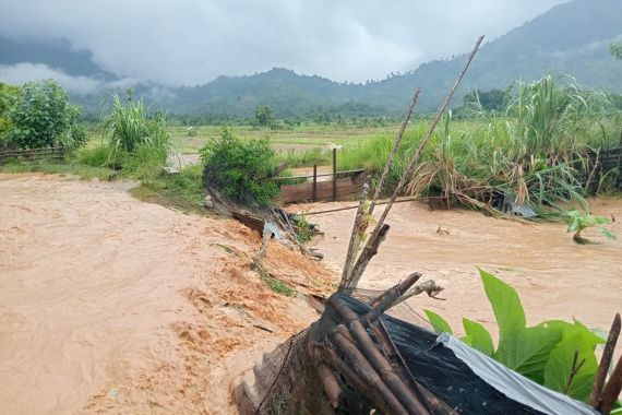 Sebanyak 8.142 Jiwa Terdampak Banjir dan Longsor di Aceh Selatan - JPNN.COM