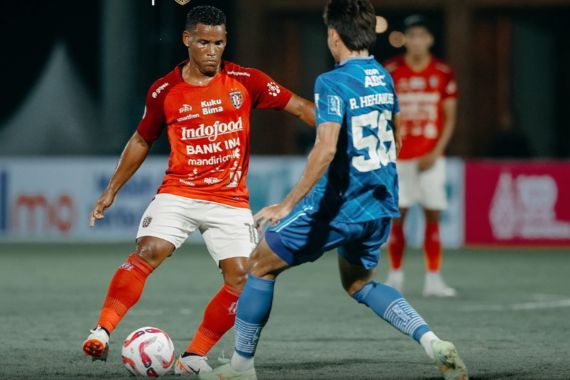 Link Live Streaming Bali United Vs Persib Bandung: Tak Ada Gol dan VAR di Babak Pertama - JPNN.COM