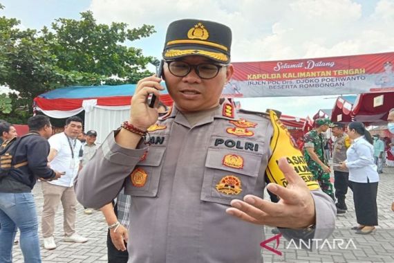 2 Kapal Terbakar di Barito, Polda Kalteng Kerahkan Tim Cari 10 Korban Hilang - JPNN.COM