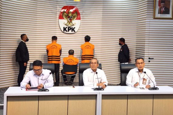 KPK Jebloskan 2 eks Bos PTPN dan Pengusaha ke Sel Tahanan - JPNN.COM