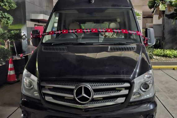 KPK Sita Mobil Mercedes Benz SYL yang Kerap Dipakai Pejabat, Lihat - JPNN.COM