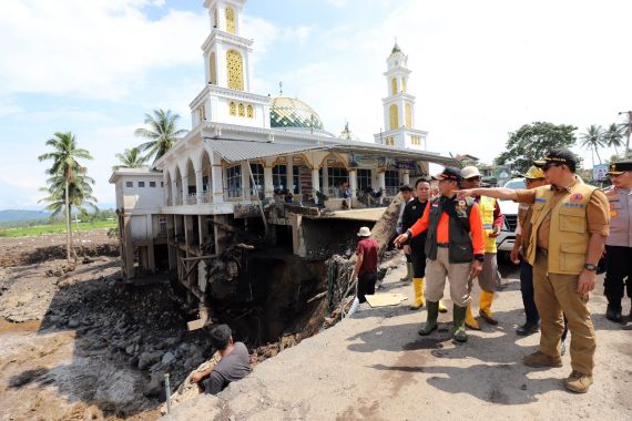 Galodo Sumbar: Korban Meninggal 67 Orang, 20 Warga Masih Hilang - JPNN.COM