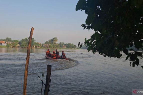 Penjual Telur Tenggelam di Sungai Ogan, Basarnas Bergerak - JPNN.COM